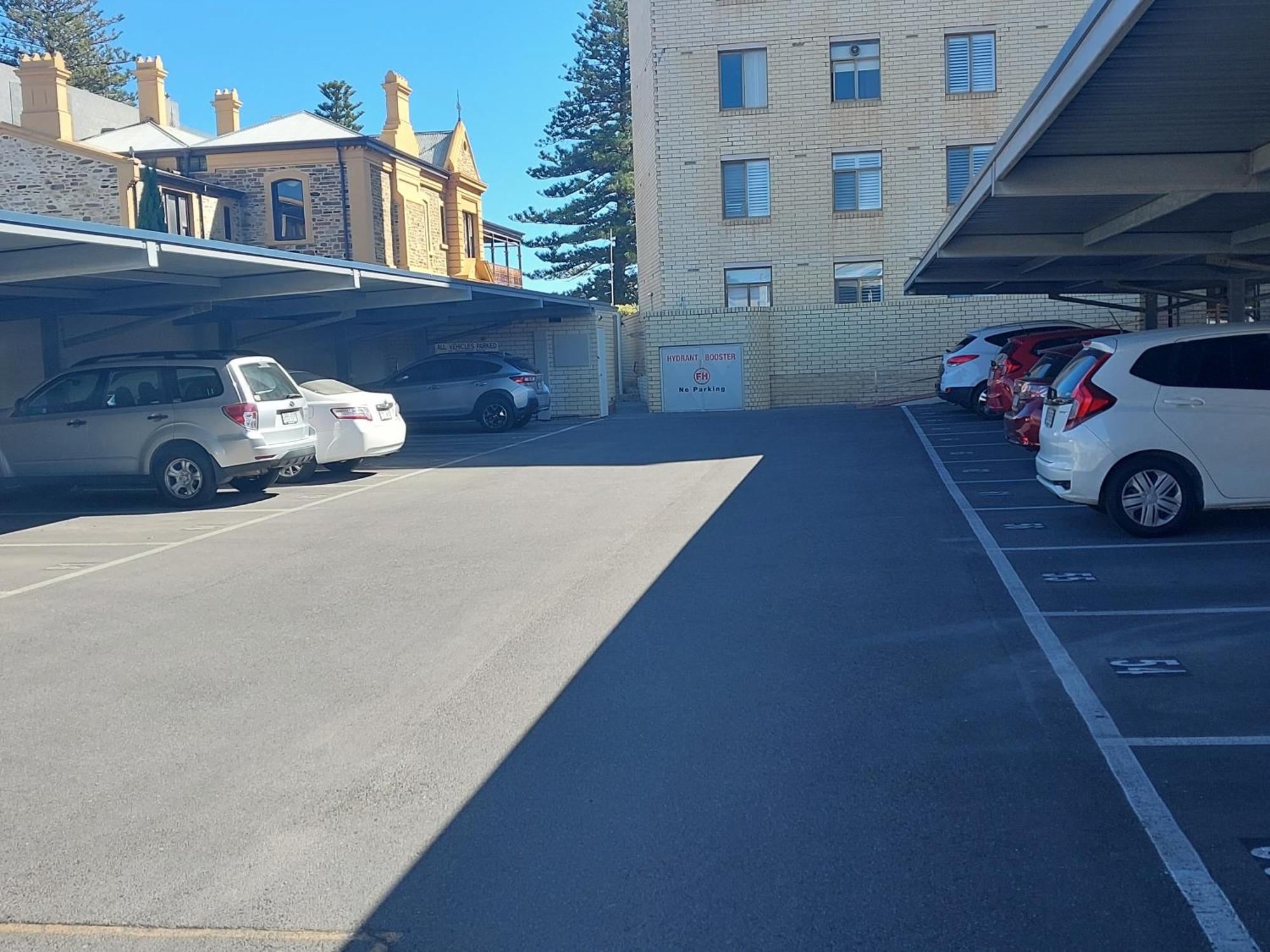Seaview Escape Apartment Glenelg