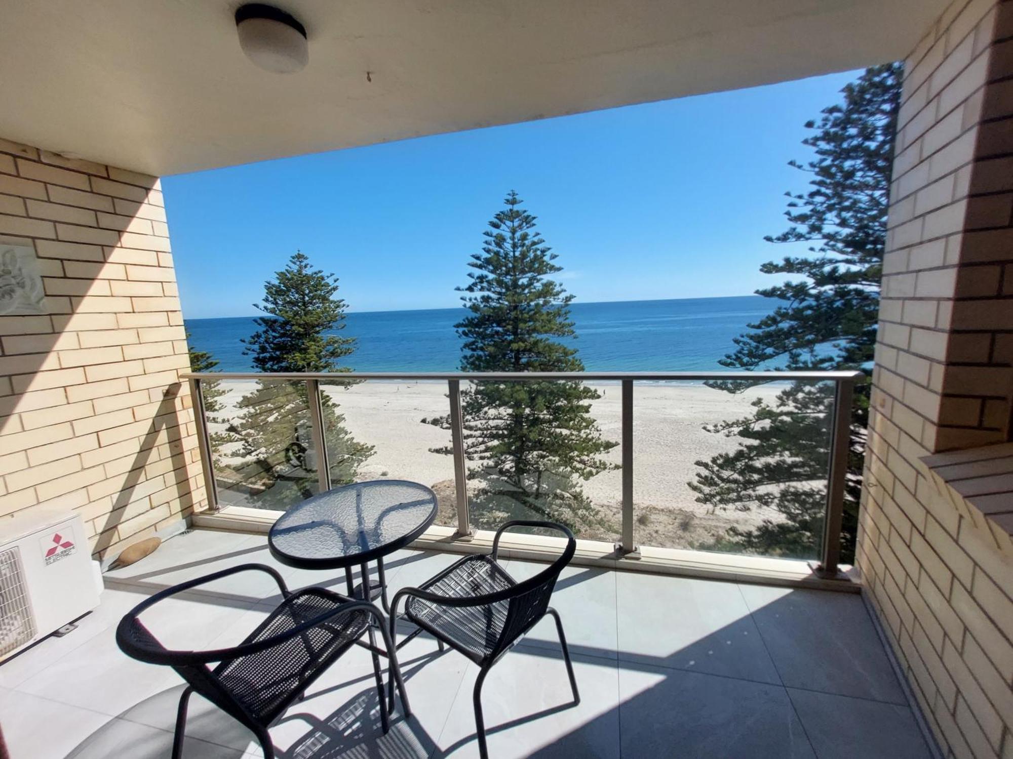 Seaview Escape Apartment Glenelg